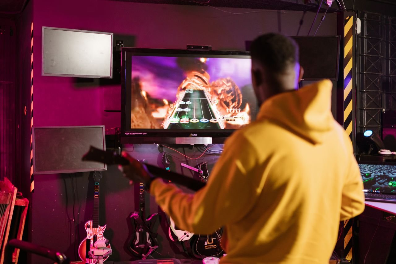 From Passive Viewing To Active Participation: The Evolution Of Online Entertainment