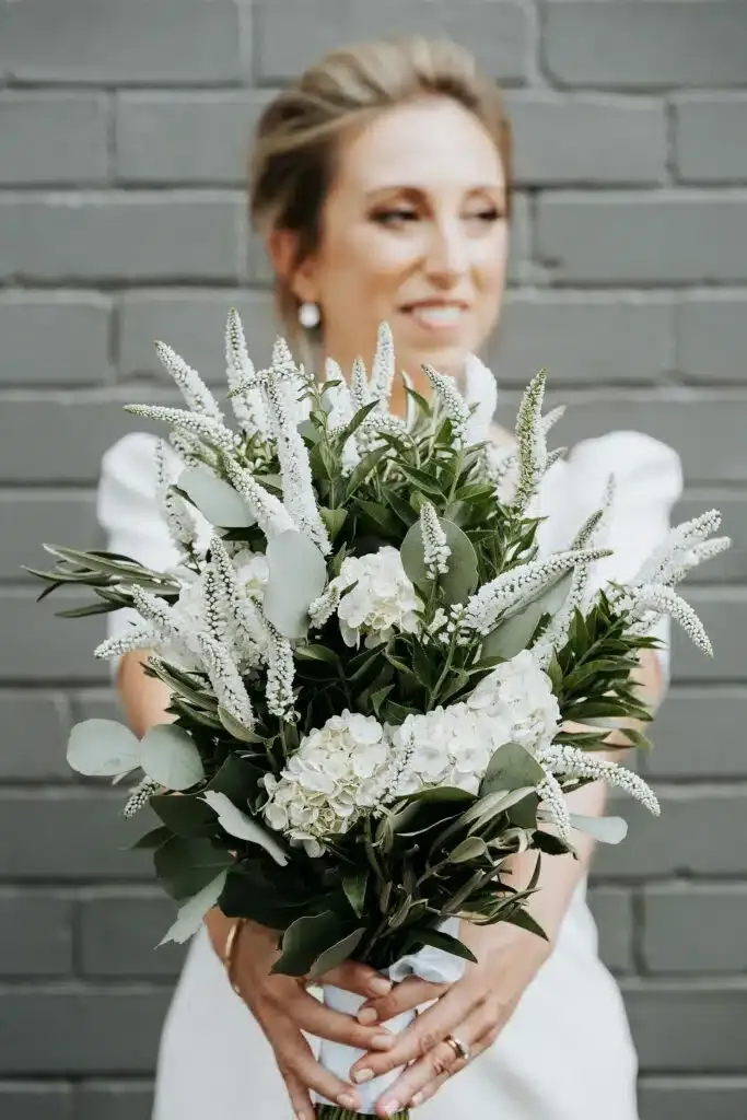 Wedding Anniversary Flowers: A Complete Guide to Choosing the Perfect Bouquet